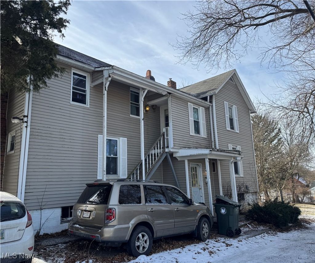 Photo of 1124 Monnot Place NW, Canton, OH 44703 (MLS # 5184144)