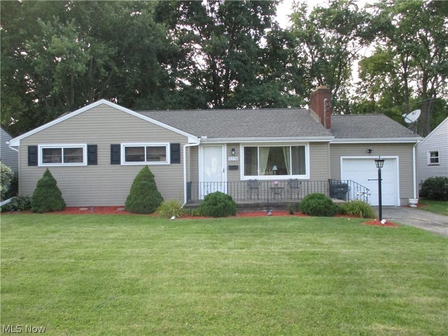 You have to see this turn key beautiful home in a stellar location! Just freshened up with new roof, siding, and gutters in 2015. New electric box 2010. New deck and fence in the back yard in 2013. Sump pump replaced in 2013. New glass block windows in 2016. Completely updated bathroom in 2015 Gutter Guards installed. The dining room and family room with fireplace are just off the kitchen. This newly remodeled home offers hardwood floors and newer appliances including washer and dryer that stay! Don’t wait call today.