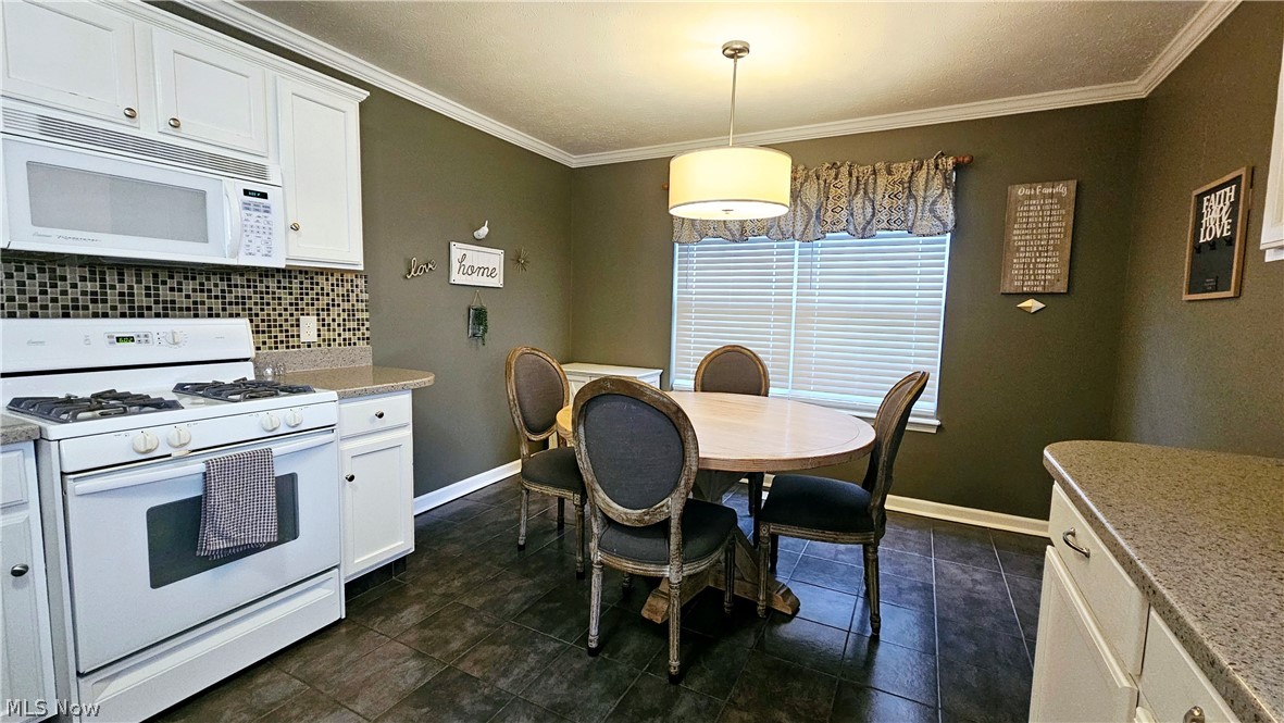 Woods/Windsor Pointe Ph I - Residential