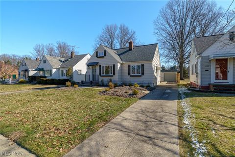 Tiny photo for 4041 W 229th Street, Fairview Park, OH 44126 (MLS # 5190207)