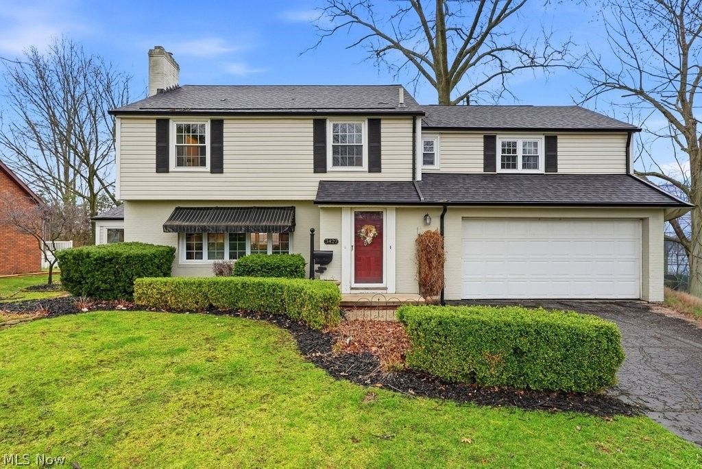 Photo of 3422 Yale Avenue NW, Canton, OH 44709 (MLS # 5196391)