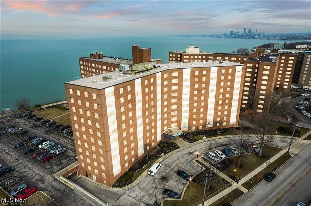 Lake House Condos - Residential