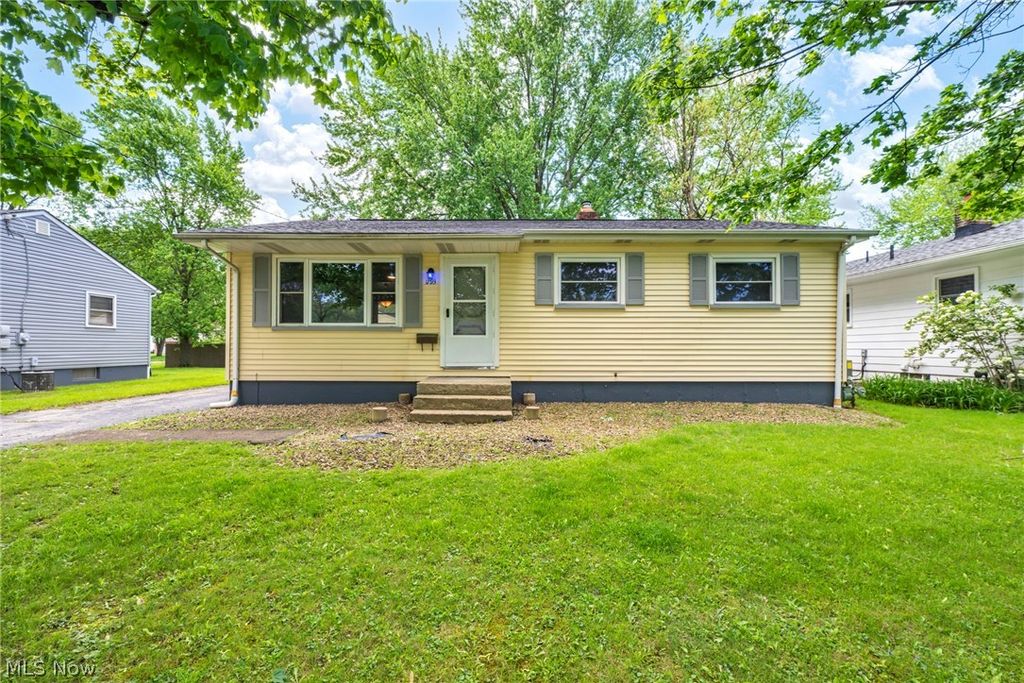 Photo of 1793 Lealand Avenue, Poland, OH 44514 (MLS # 5206558)