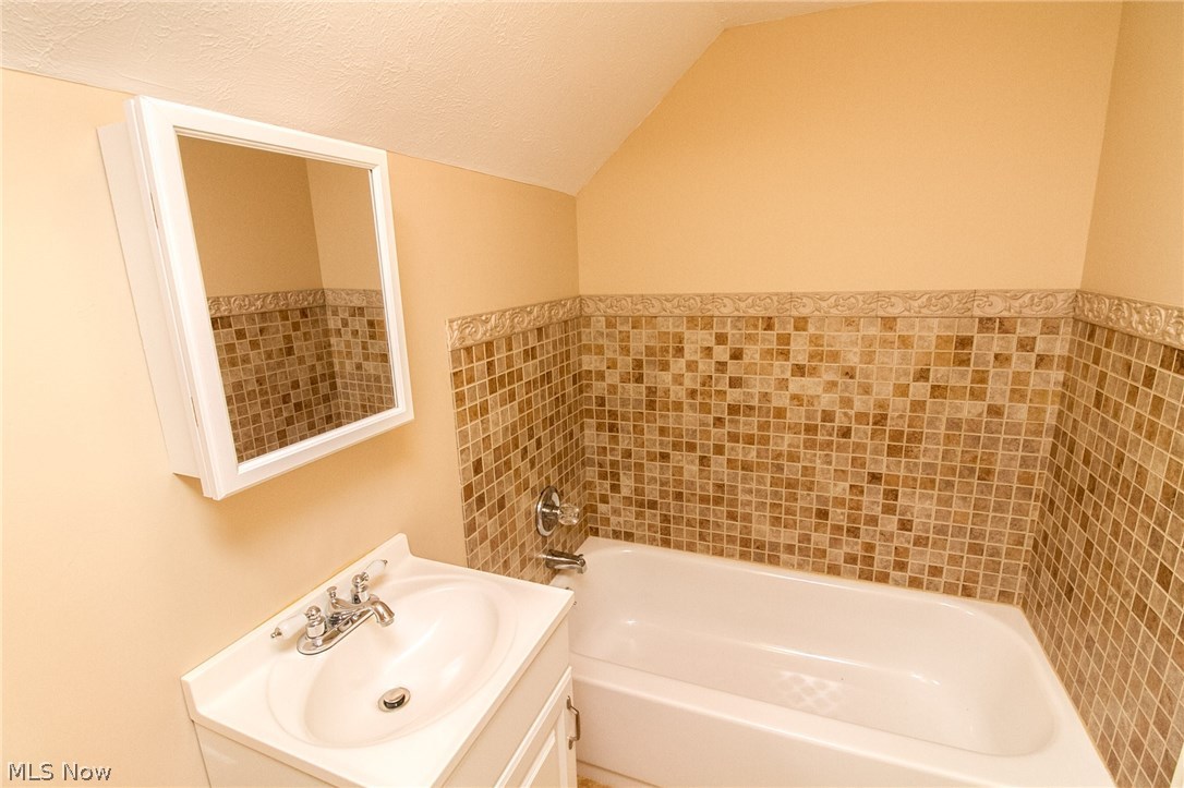 Mayfields/Belvoir Blvd - Residential