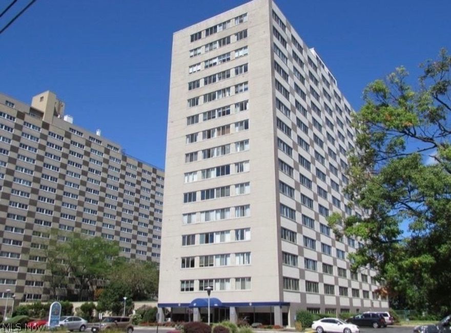 Welcome home to carefree condo living along the Gold Coast, in this well-maintained efficiency. Enjoy lakefront living just minutes to Downtown Cleveland, and Edgewater Park, with multiple stores and restaurants within walking distance. Roof top deck, and party room with Cleveland skyline, and Lake Erie views. Two elevators, guest suite for when family and friends visit, and laundry on each floor. Dogs and cats are welcome; indoor parking spot available for $55/month, uncovered outdoor parking is free.