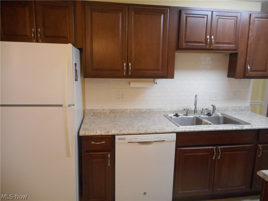 Silver Lake Towers Condo - Residential
