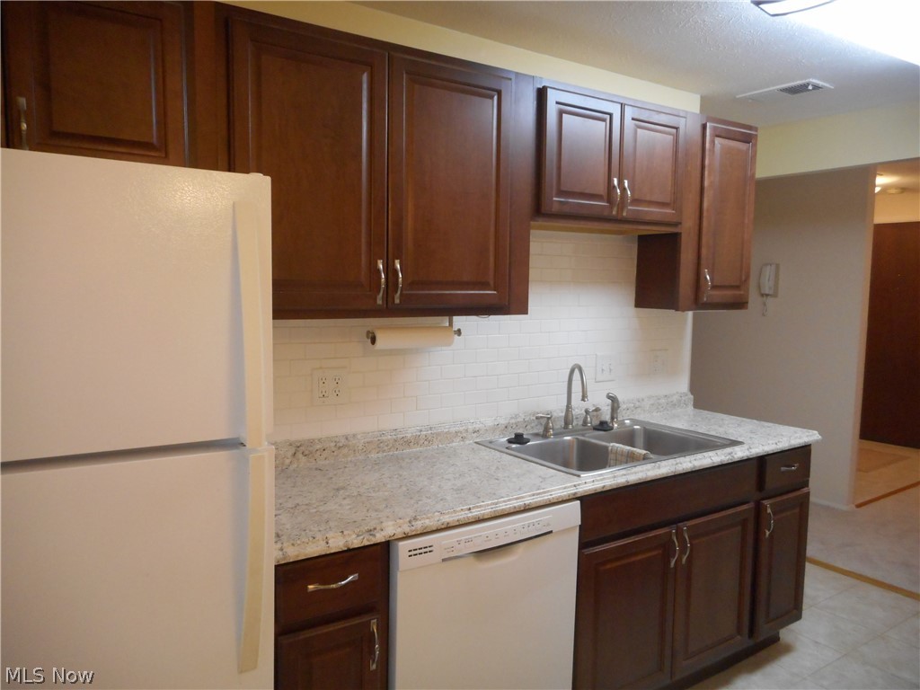 Silver Lake Towers Condo - Residential
