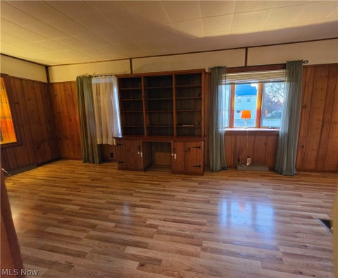 Tiny photo for 423 Independence Street, Fairport Harbor, OH 44077 (MLS # 5255590)