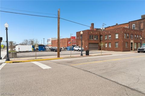 Tiny photo for 70 4th Street NW, Barberton, OH 44203 (MLS # 5197337)