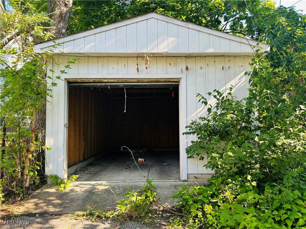 Cais Realty Cos Miles-Corlett - Residential