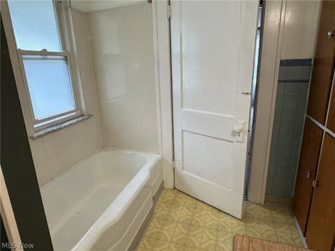 Tiny photo for 582 Robinette Court, Akron, OH 44310 (MLS # 5221678)