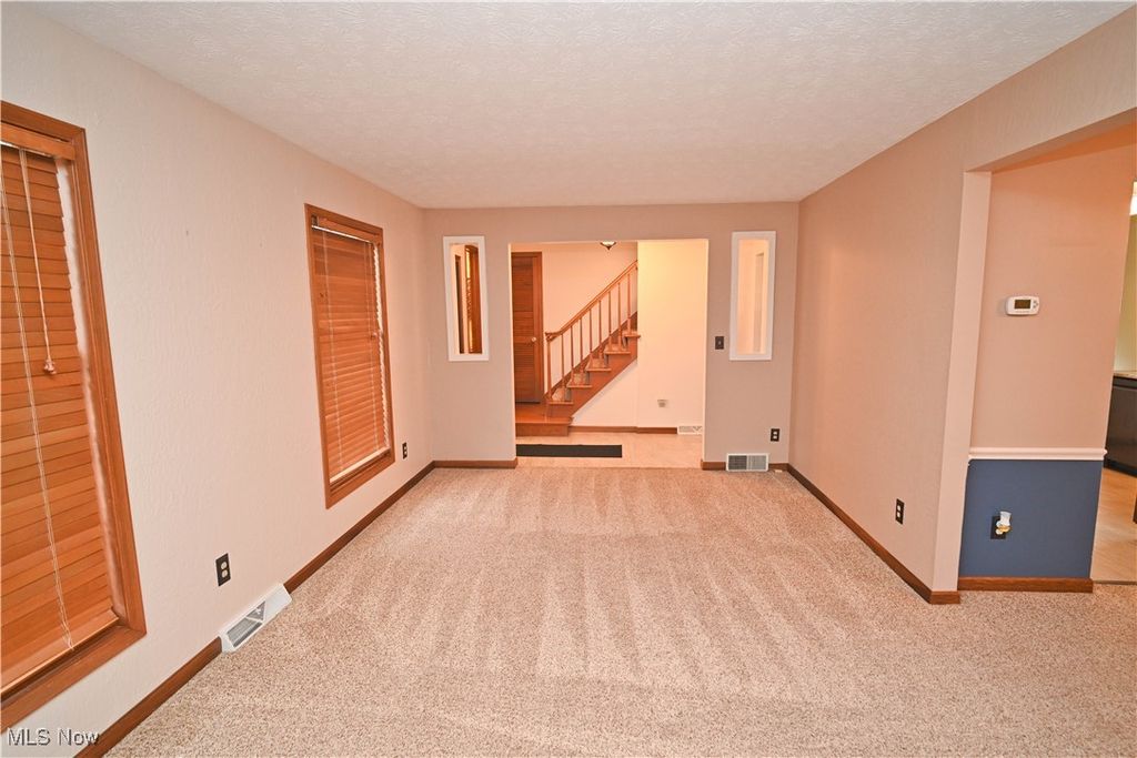 Photo of 583 Wyndclift Circle, Austintown, OH 44515 (MLS # 5181221)