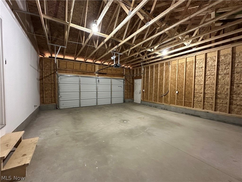 Photo of 32 Maranatha Drive, Youngstown, OH 44505 (MLS # 5190031)