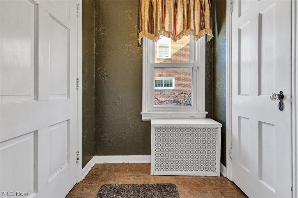 Photo of 2317 Canterbury Road, University Heights, OH 44118 (MLS # 5215417)