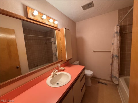 Tiny photo for 12272 Woodside Court #F18, Strongsville, OH 44136 (MLS # 5240219)