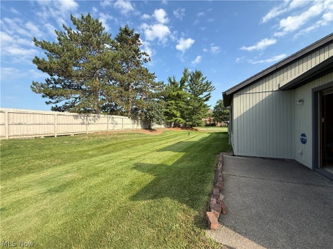 Tiny photo for 12272 Woodside Court #F18, Strongsville, OH 44136 (MLS # 5240219)