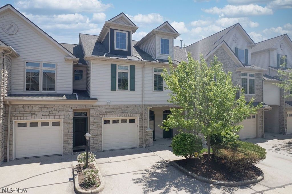 Photo of 3158 Richmond Road #3158, Beachwood, OH 44122 (MLS # 5211196)