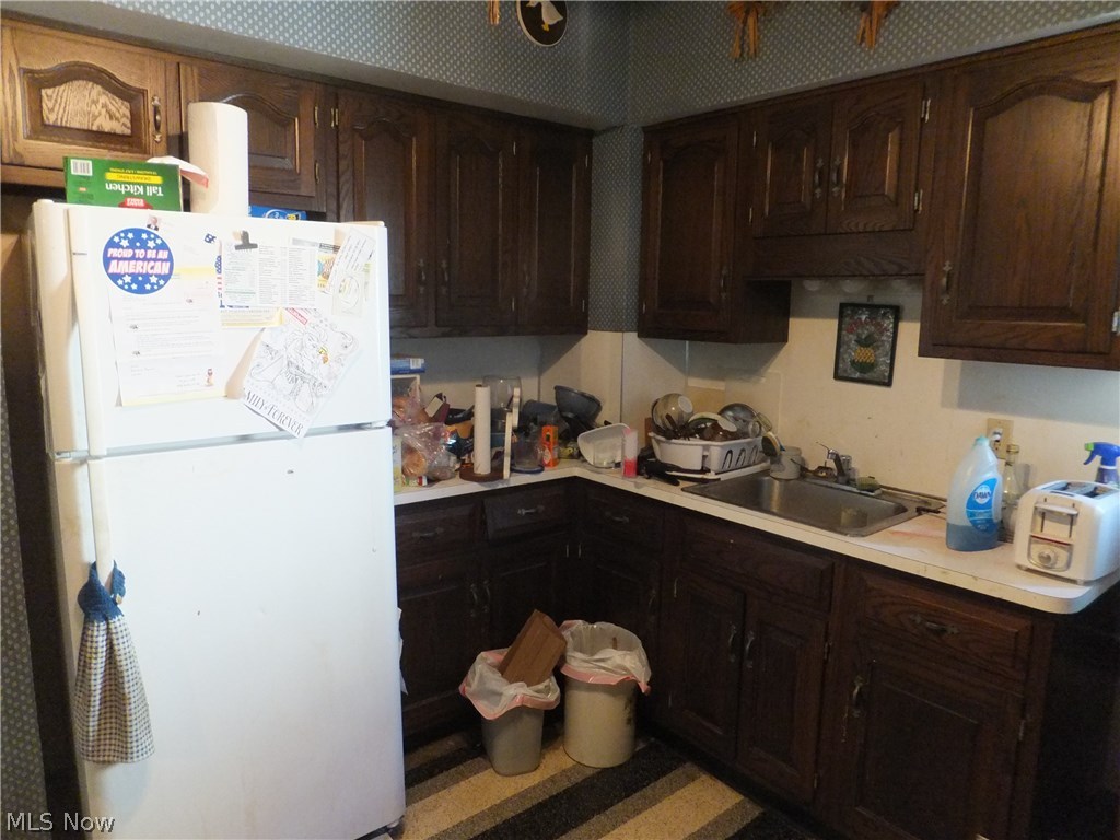 C & J Henritzes - Residential