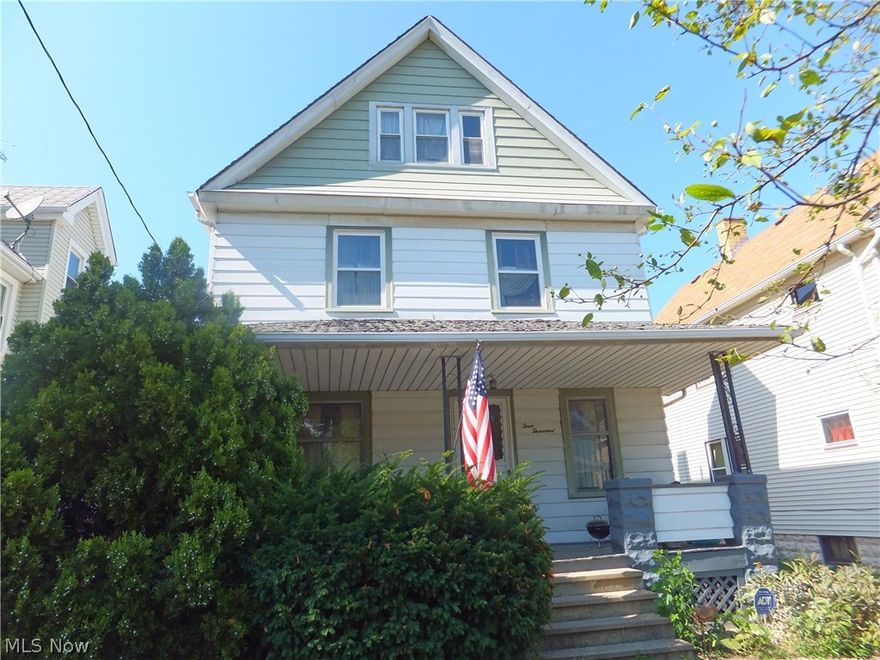 Large 4 bedroom colonial,2 full baths,formal dining room,glass block windows,updated 100amp electric box