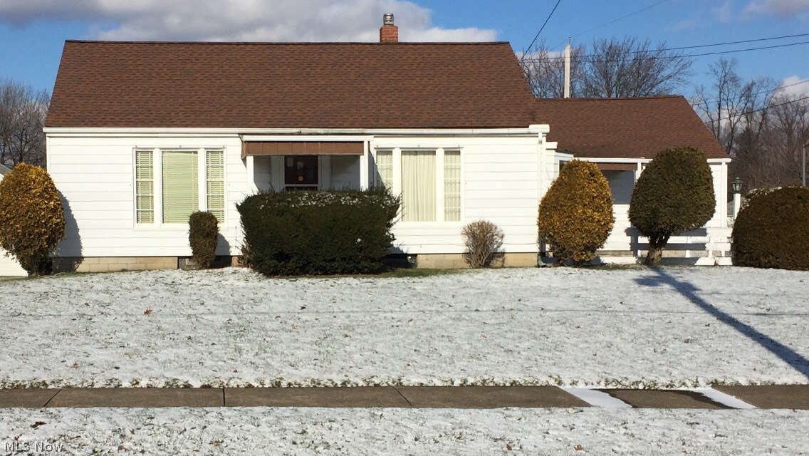 newer furnace and hot water heater,newer roof.kitchen and dinette area,formal dining rrom,large living room.Hardwood floors,large closets.
Huge rec room in basement ,cedar lined closet.2 car garage with storage space above with steps.large deep 200ft lot