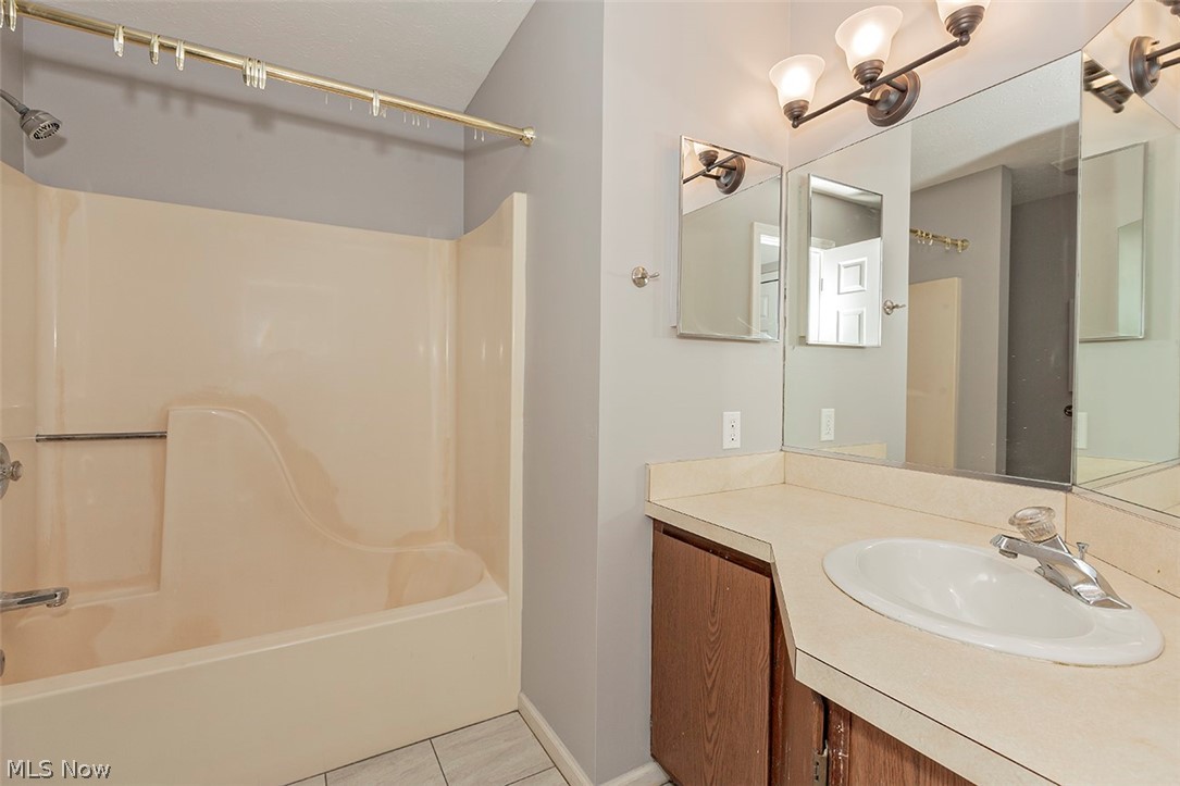 Burlington Geauga Condo - Residential