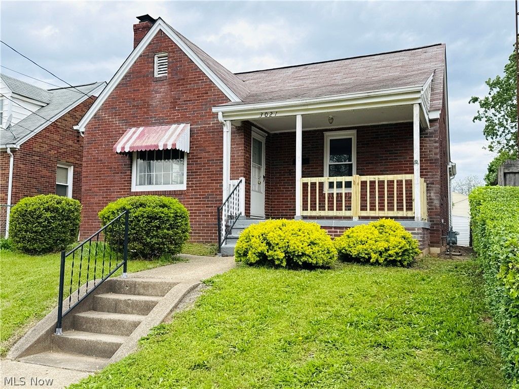 Photo of 3021 Windsor Place SW, Canton, OH 44710 (MLS # 5207089)
