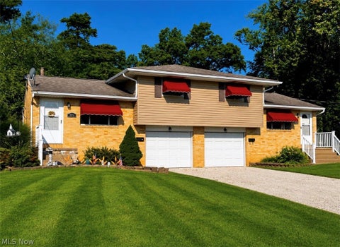 Multifamily For Sale - 523 Delford Avenue<br/> Massillon, OH 44646