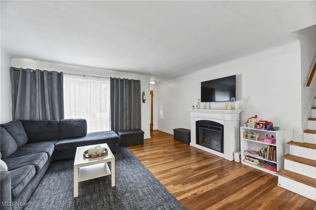 Sunshine Realty Inc 01 - Residential