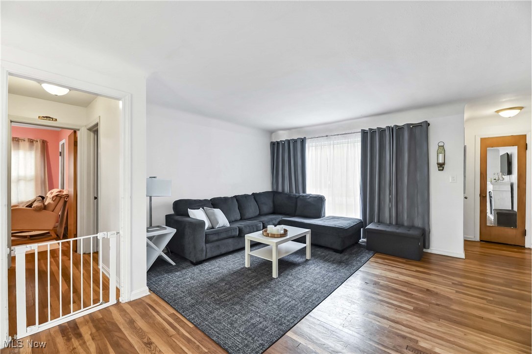 Sunshine Realty Inc 01 - Residential