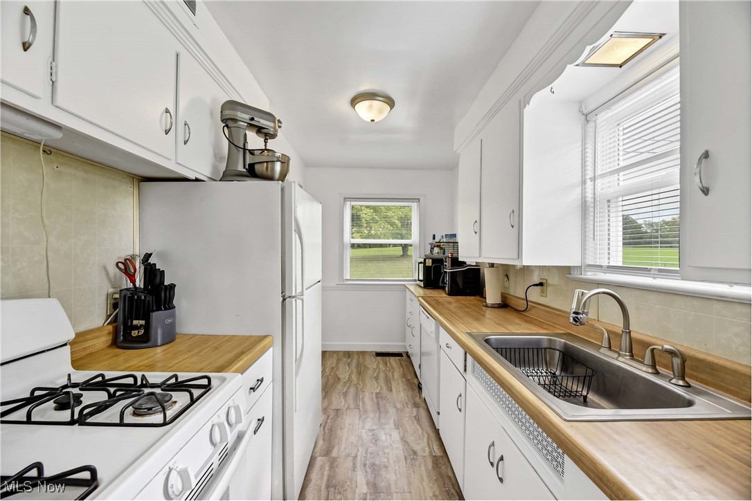 Sunshine Realty Inc 01 - Residential