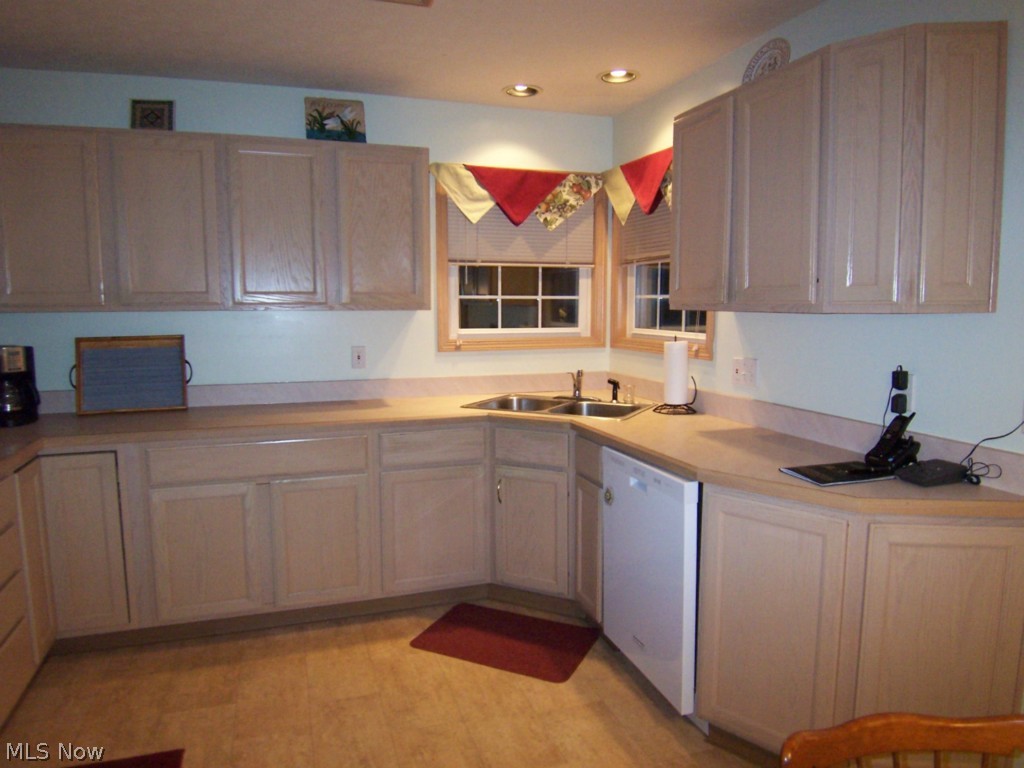 Woodbury Condo - Residential