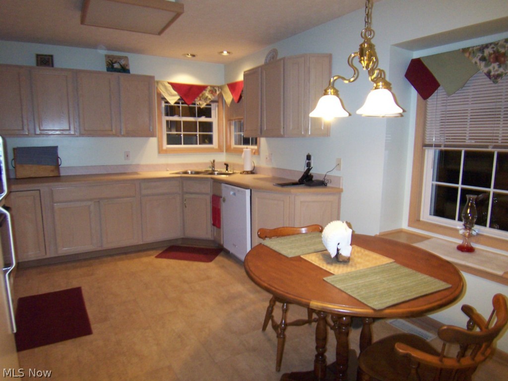 Woodbury Condo - Residential