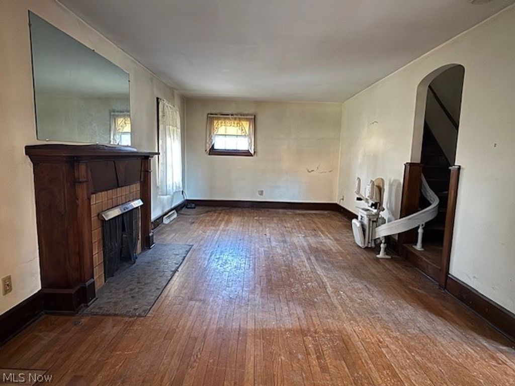 Photo of 422 N Firestone Boulevard, Akron, OH 44301 (MLS # 5189865)