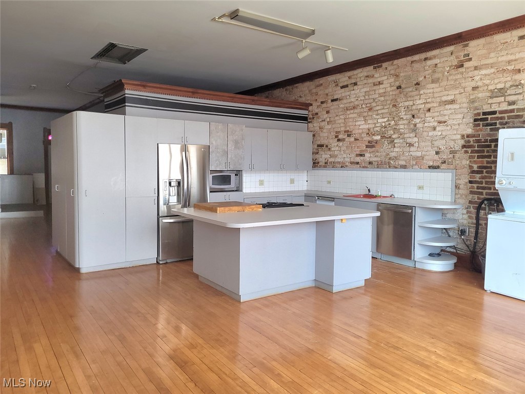 South Akron - Commercial Sale