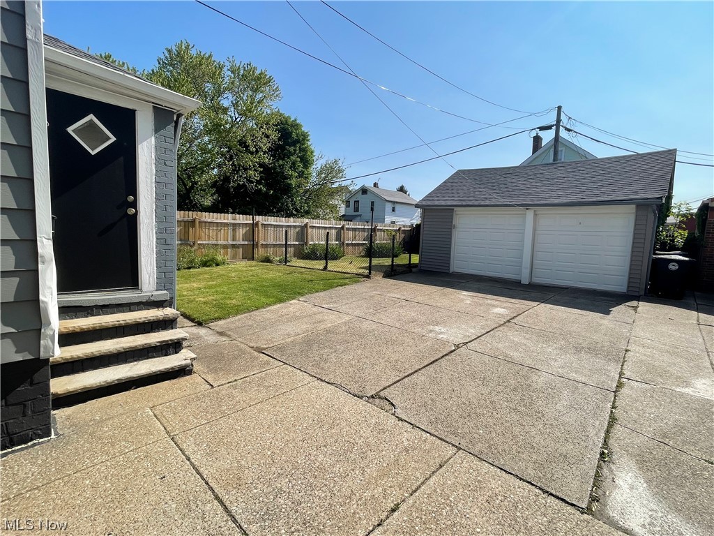 Lake Shore Land - Residential