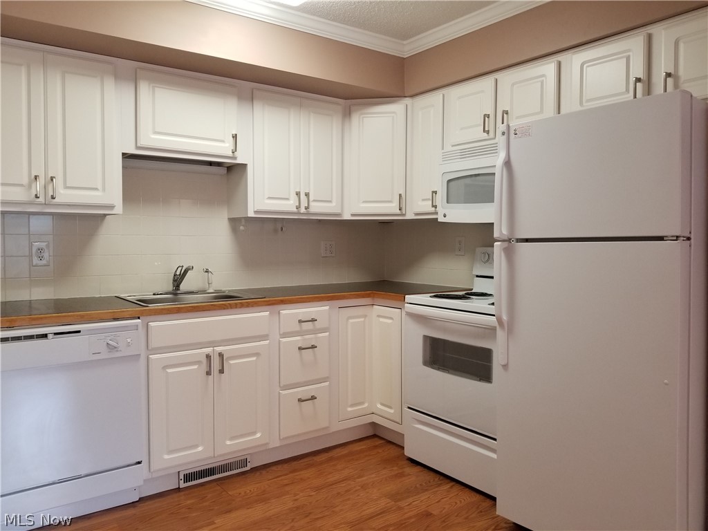 Williamsburg Court Condo - Residential