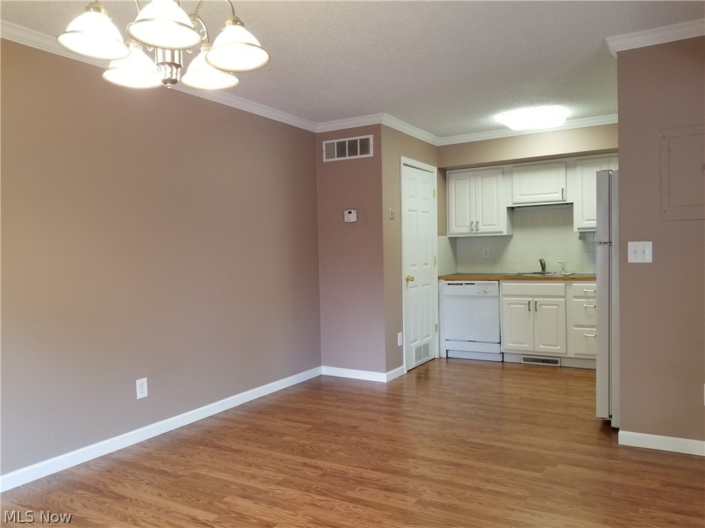 Williamsburg Court Condo - Residential