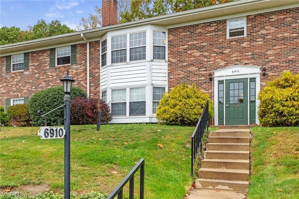 6910 CARRIAGE HILL DR APT 204, BRECKSVILLE, OH 44141 - Image 21af26ae73b6d8fdb5f8ccb7eaa62d5a/2441544478