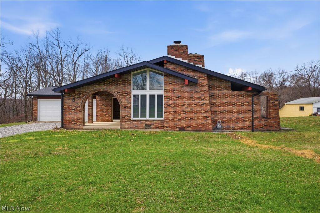 Photo of 1348 Parshall Road, Wellsville, OH 43968 (MLS # 5198331)