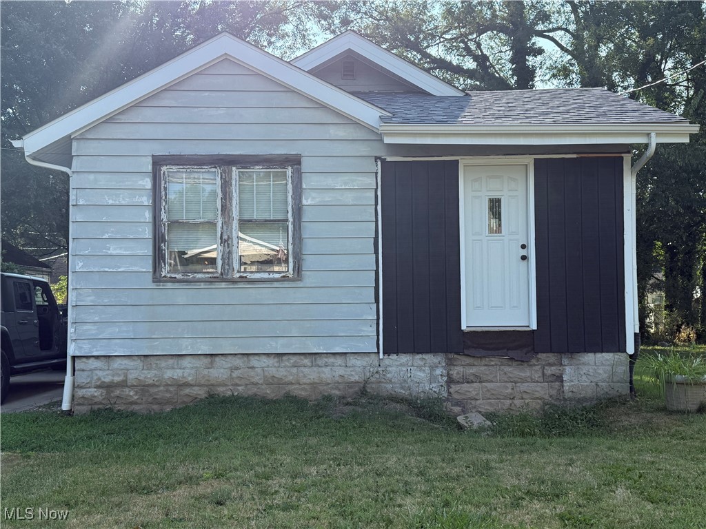 Welcome to 878 Brittain Rd! Investor Special – Bring Your Vision! This 2-bedroom, 1-bath home offers endless potential for the savvy buyer or seasoned investor. With solid bones and a functional layout, this property is ready for your updates and personal touch. Ideal for a flip, rental, or sweat equity project, it’s conveniently located near schools, shopping, and major routes. Sold as-is, this is your chance to create value and unlock the home’s full potential.