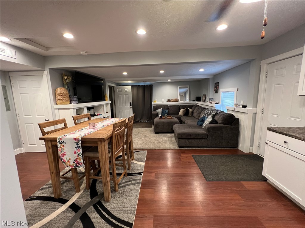 J H Mccall Inc Bedford Hlnds - Residential