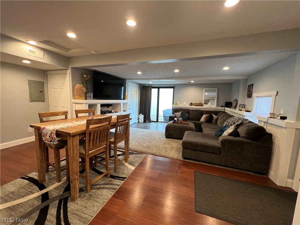 J H Mccall Inc Bedford Hlnds - Residential