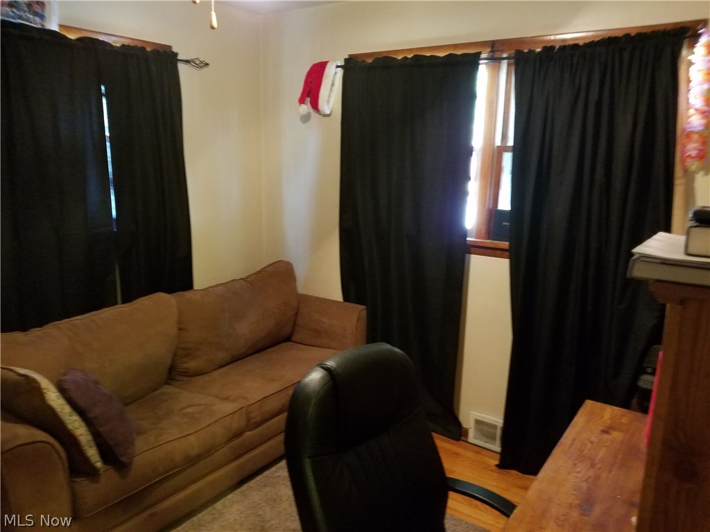 Hubbard Manor - Residential