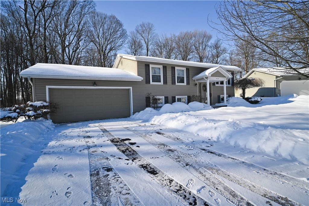 Photo of 4147 Baymar Drive, Boardman, OH 44511 (MLS # 5184203)