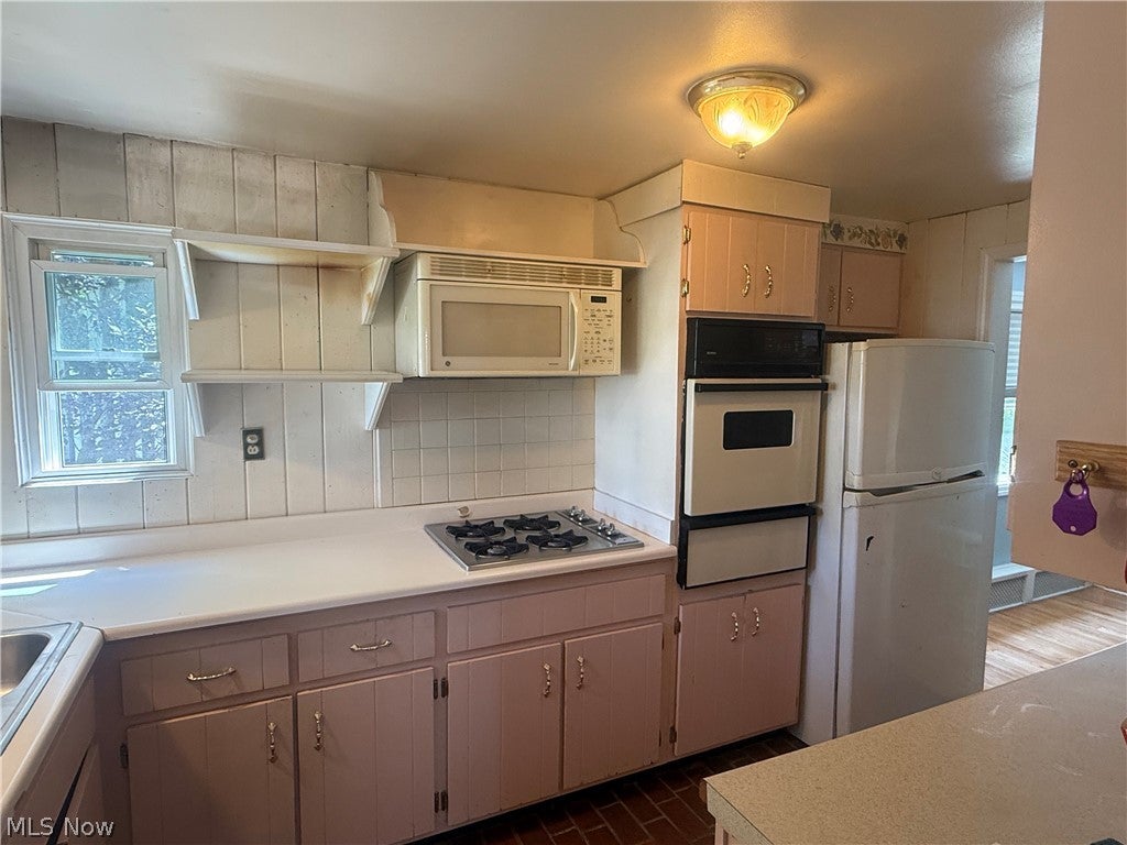 390 Oak Cliff Drive
