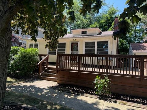 Homes For Sale - 390 Oak Cliff Drive<br/> Bay Village, OH 44140