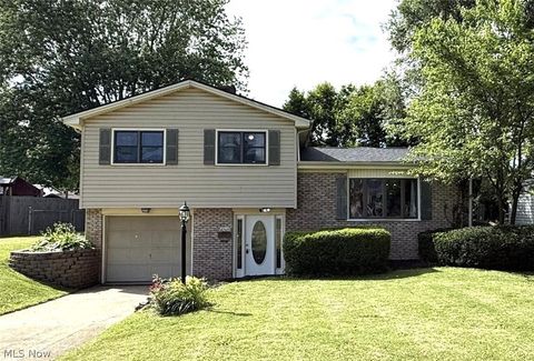 Homes For Sale - 4260 Wedgewood Drive<br/> Austintown, OH 44511
