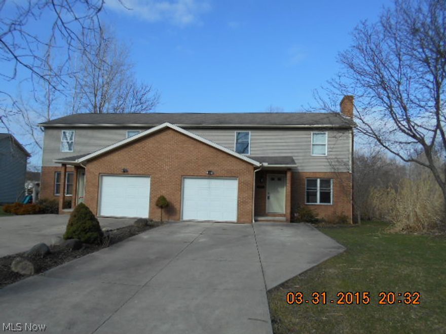 Ready to go, this duplex is available in Jackson Township for $995.00 a month.    Home has 3 bedrooms, 2 baths, basement, garage and is on public watand public sewer.   Cul-de-sac and is ready for immediate possession.  Town home is located off of Hills and Dales and easy location to stores, mall and expressway.   Credit Check will be done on all applicants.
