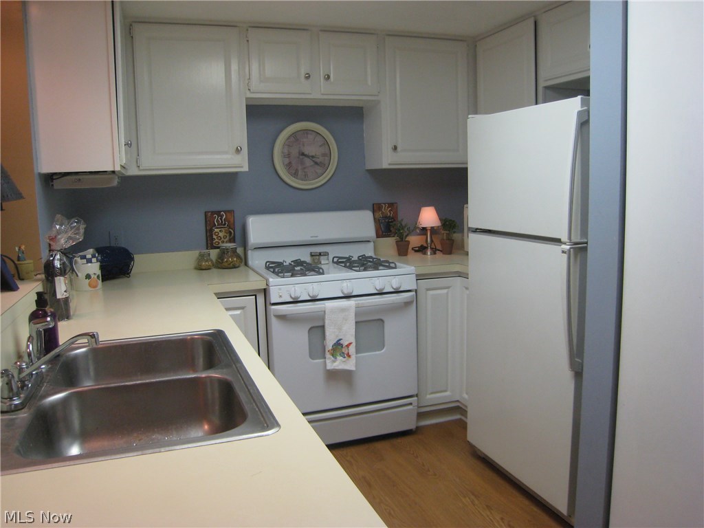 Pine Mill Rdg Condo Estates #4 - Residential