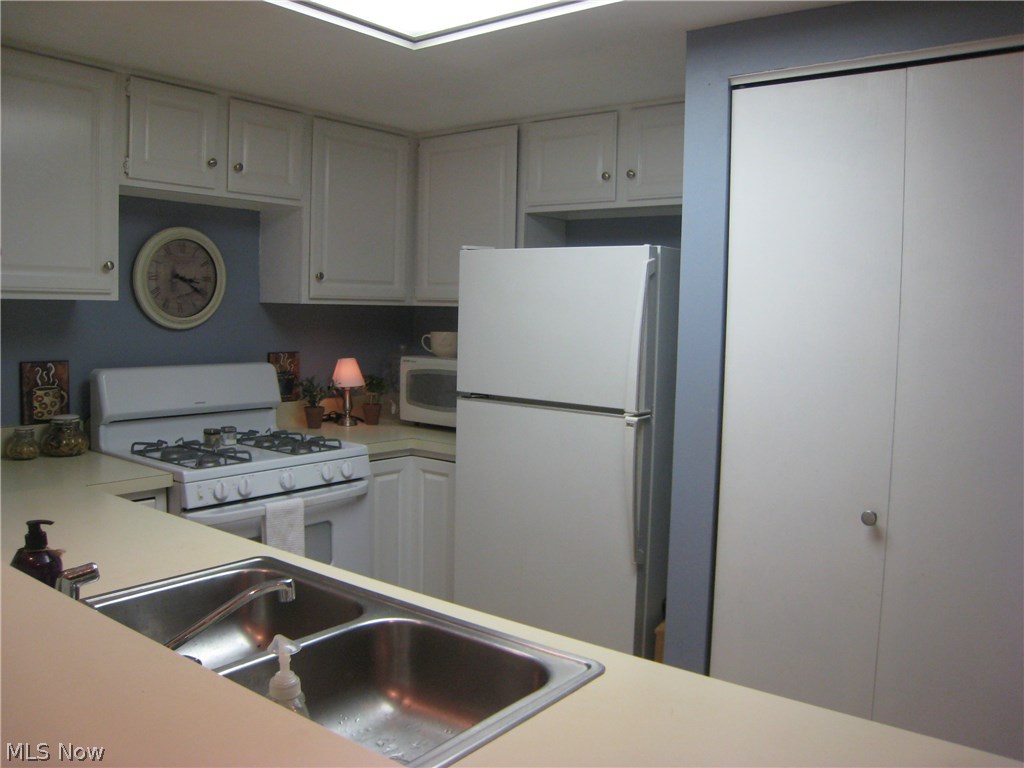 Pine Mill Rdg Condo Estates #4 - Residential